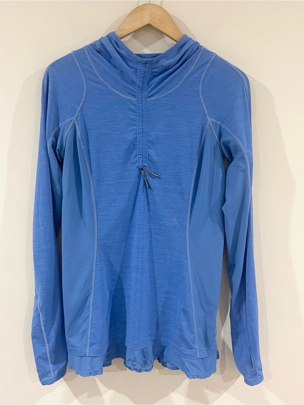 Lululemon Run In The Sun Pullover Long Sleeve Lightweight size 6 Blue